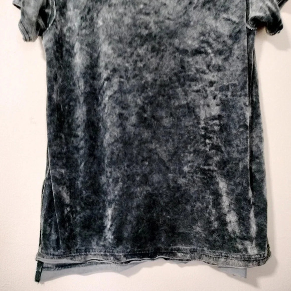 Green Tea Women's Crushed Gray Velvet Short Sleeve Top - small - Picture 3 of 7